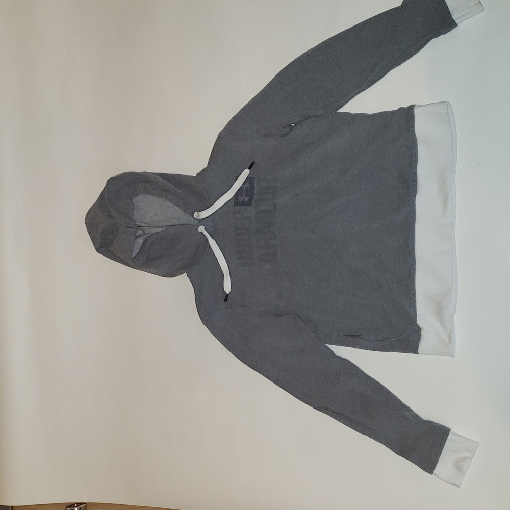 Under Armour sweatshirt